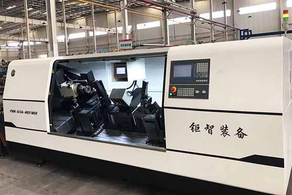 Centro de torneamento CNC